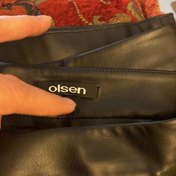 Faux leather skirt. - Picture 4 of 4